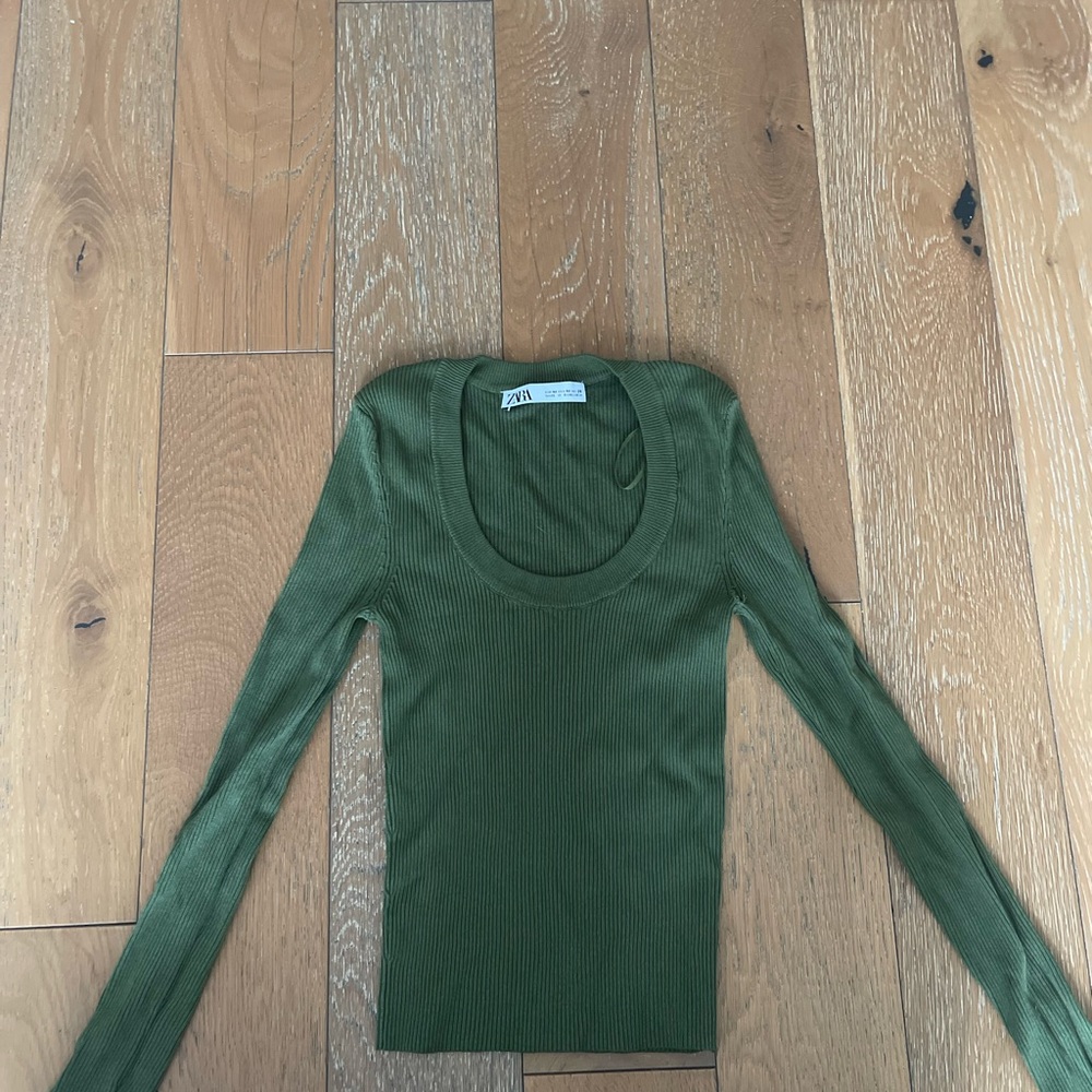 Zara Ribbed Green Top Size M